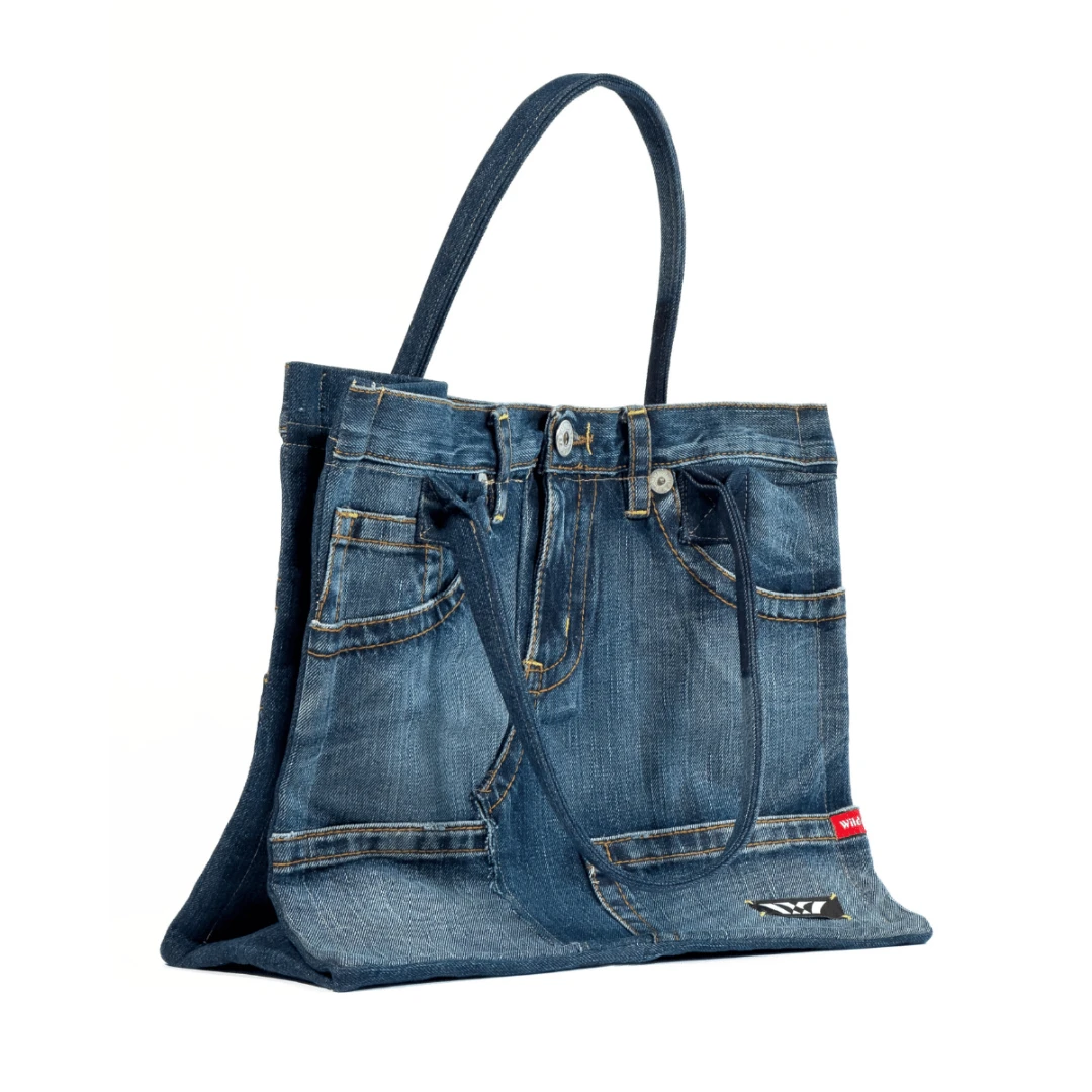 LA TOTE made by wal